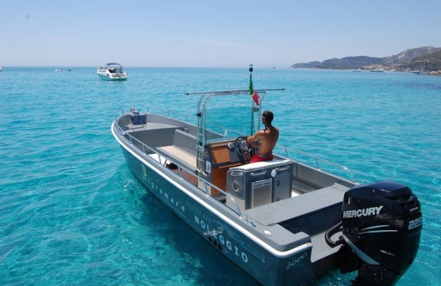  Renta de lancha a motor 